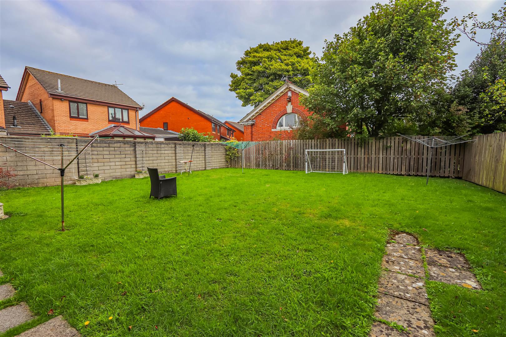 Barrians way, Barry — photograph 9